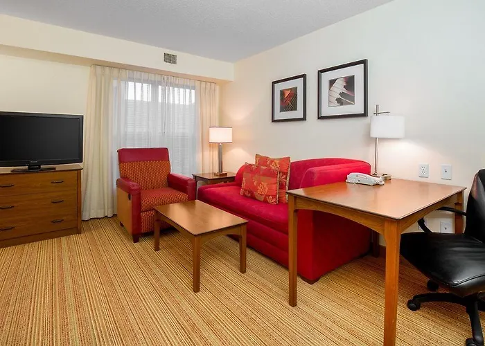 By Marriott Chicago / Hotel