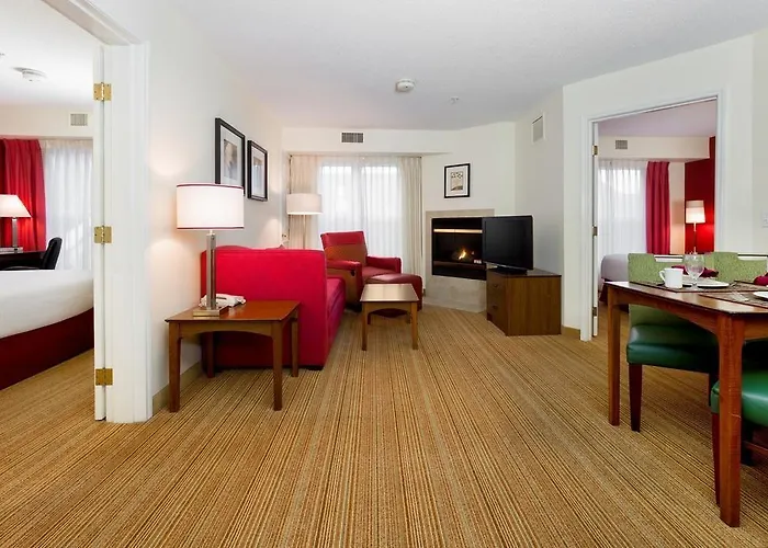 Hotel By Marriott Chicago /