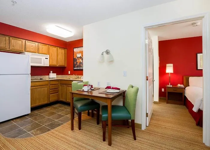 Hotel By Marriott Chicago /