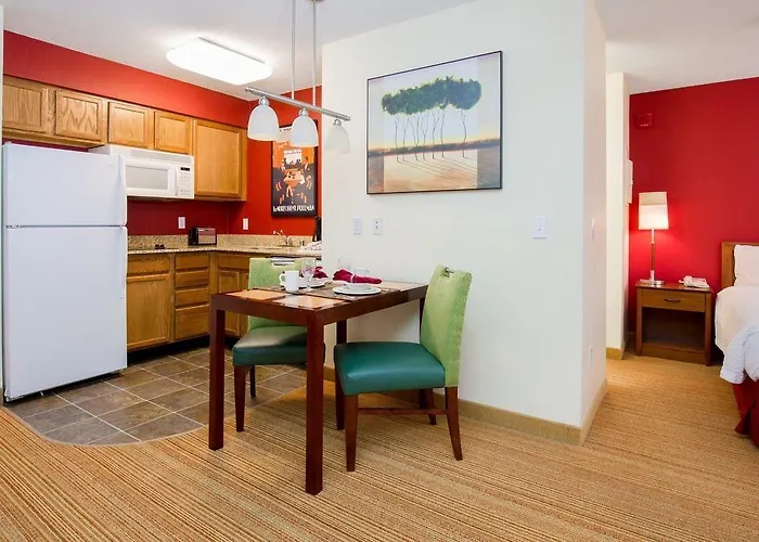 By Marriott Chicago / 3*