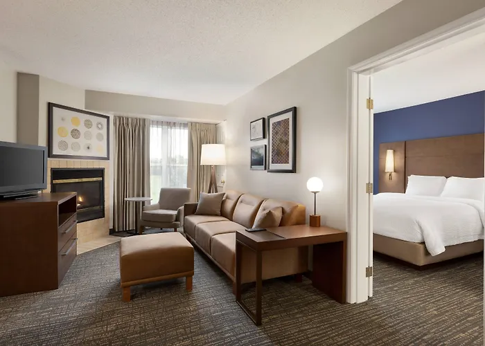 Hotel By Marriott Chicago / Bloomingdale