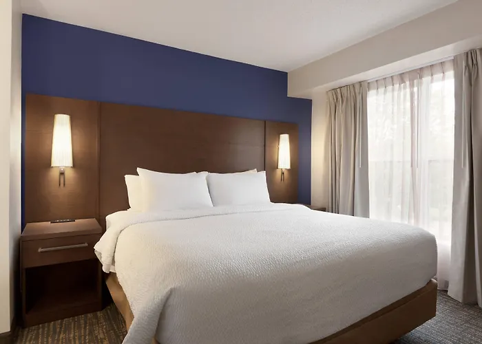 Hotel By Marriott Chicago /
