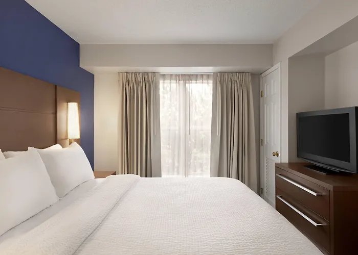 By Marriott Chicago /