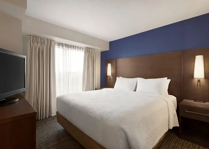 Hotel By Marriott Chicago / Bloomingdale