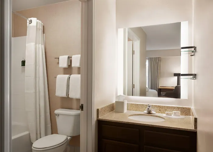 By Marriott Chicago / Hotel 3*