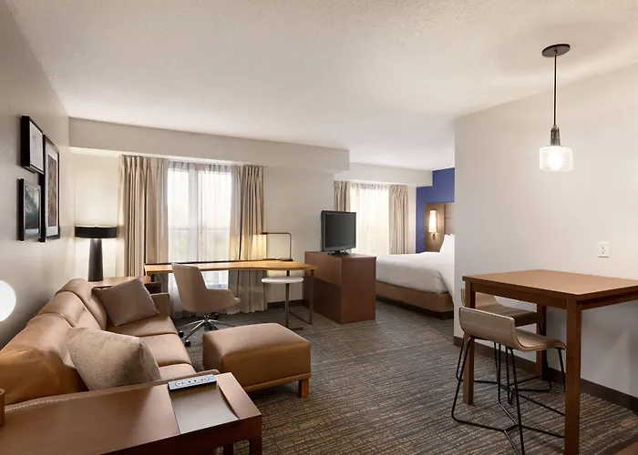 By Marriott Chicago / Hotel 3*