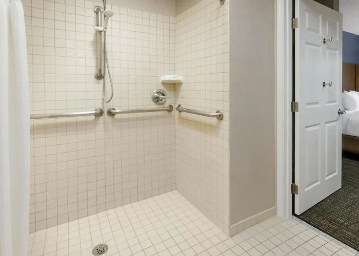 By Marriott Chicago / 3* Bloomingdale