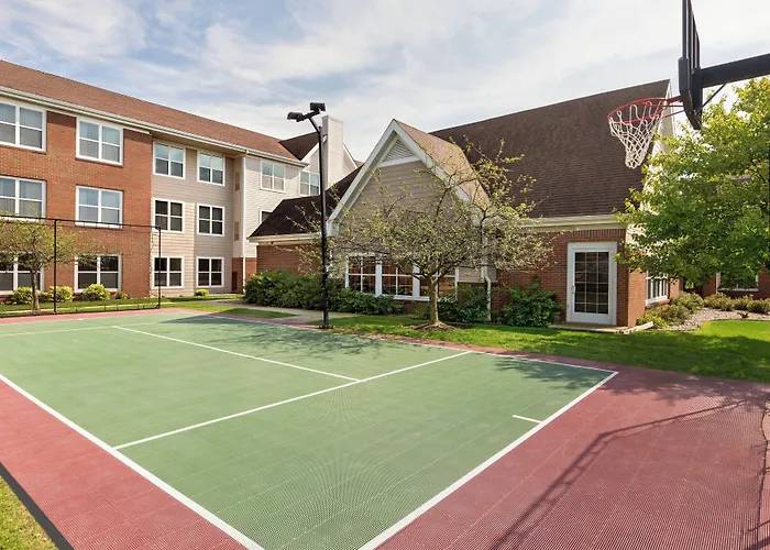 Hotel By Marriott Chicago / 3*