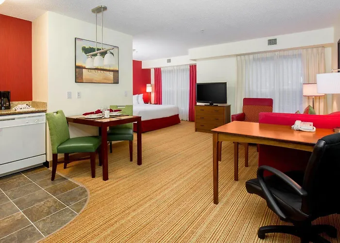By Marriott Chicago / Hotel