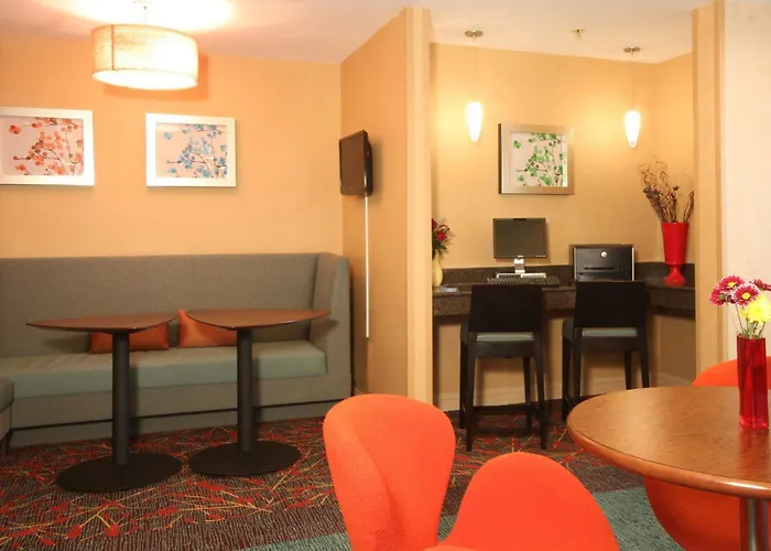 Hotel By Marriott Chicago / Bloomingdale